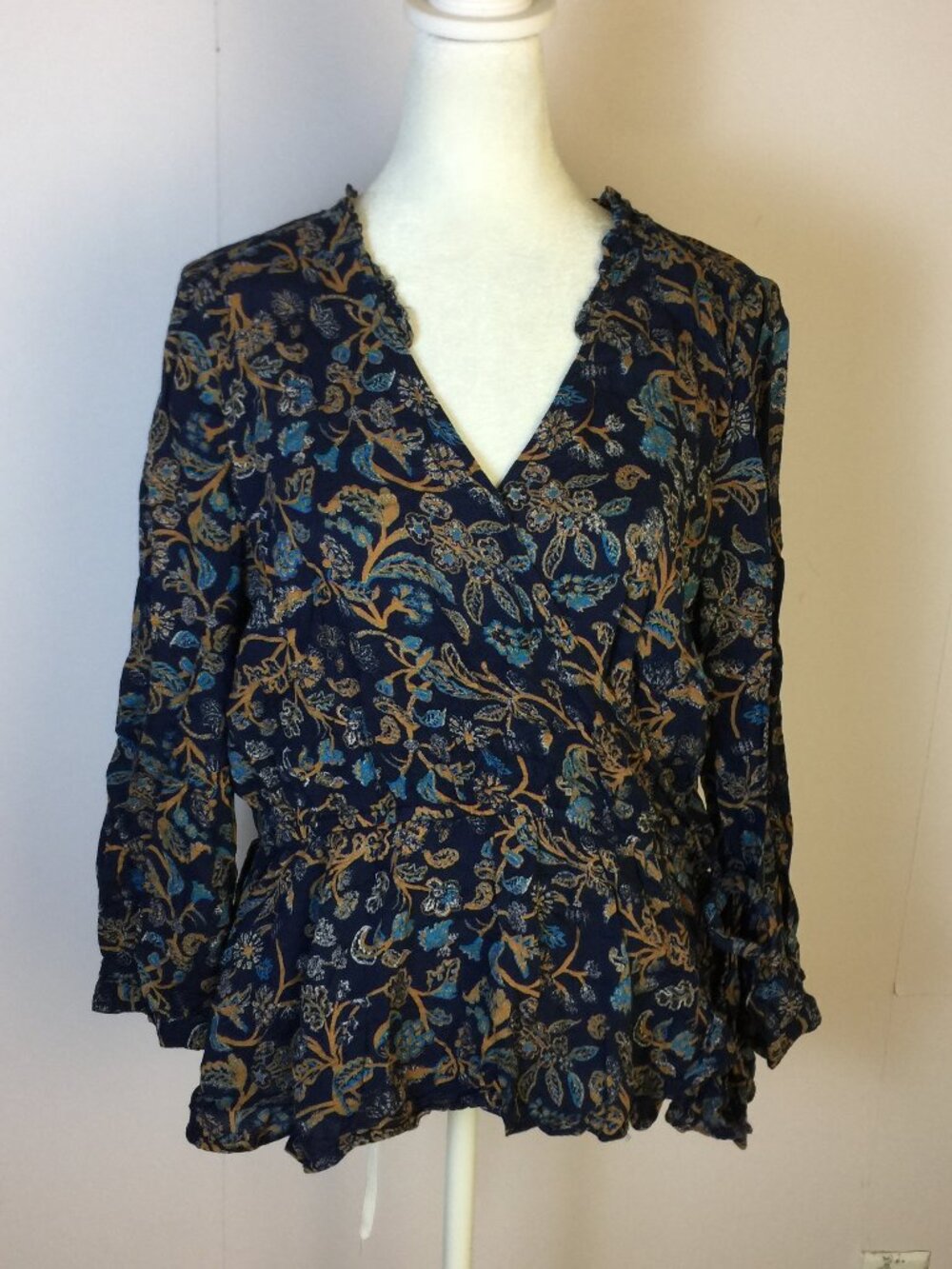 Lucky Brand Blouse Top Size L Womans Blue Floral Faux Wrap Elastic Waist V-neck